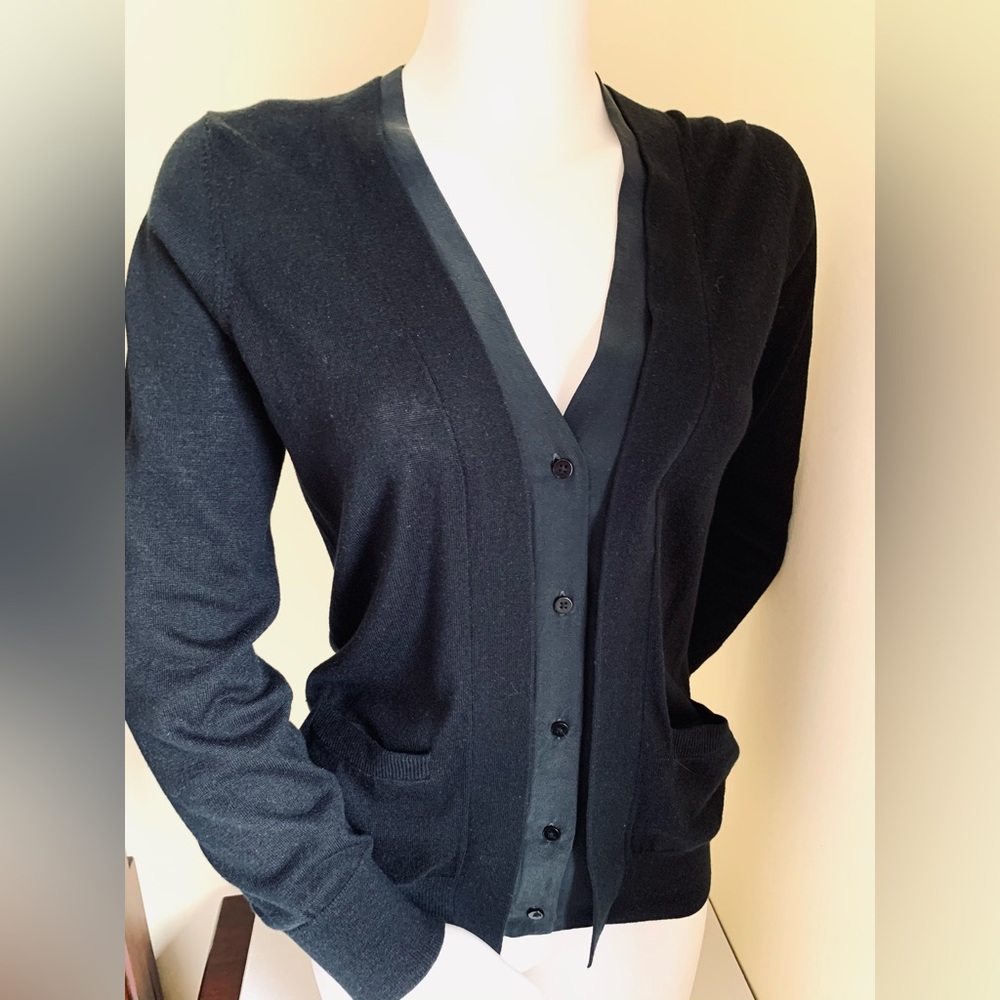 Silk & Cashmere black silk and cashmere blend button down cardigan pockets US M